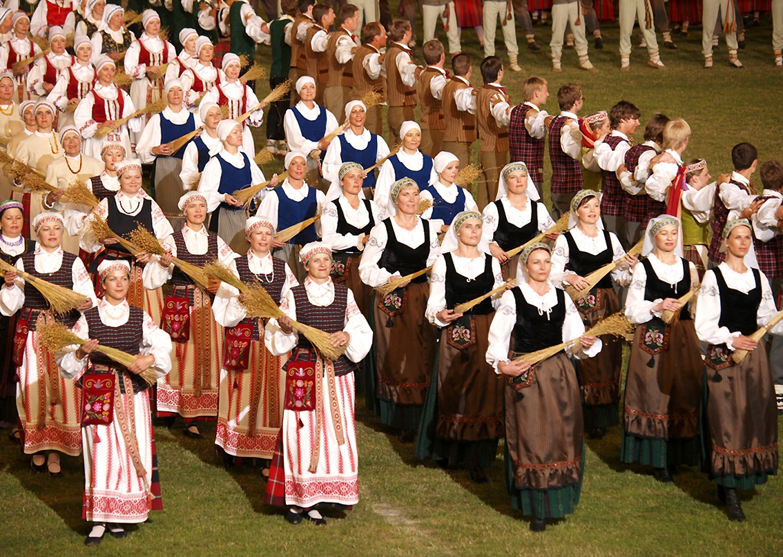 goosebumpmoment about national lithuanian song festival, symbol of unity and strength